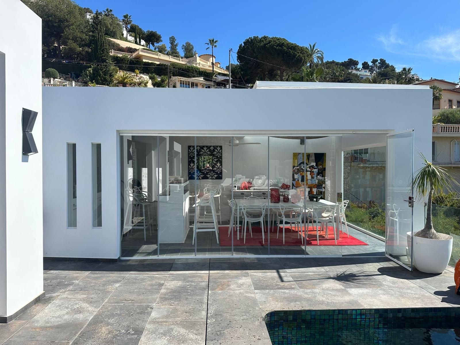 Moderne, neu gebaute Villa mit Meerblick zu verkaufen in Benimeit, Moraira