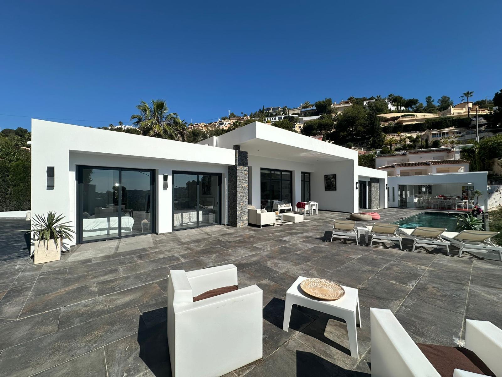 Moderne, neu gebaute Villa mit Meerblick zu verkaufen in Benimeit, Moraira