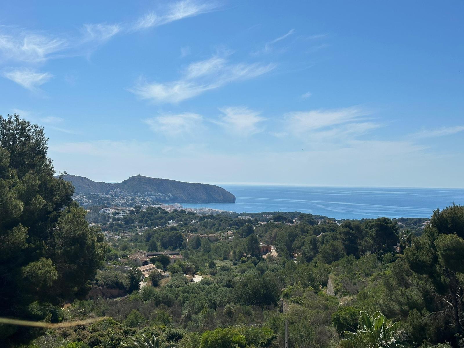 CM5ZZ00F - Villa moderne, récemment construite avec vue sur la mer à vendre à Benimeit, Moraira