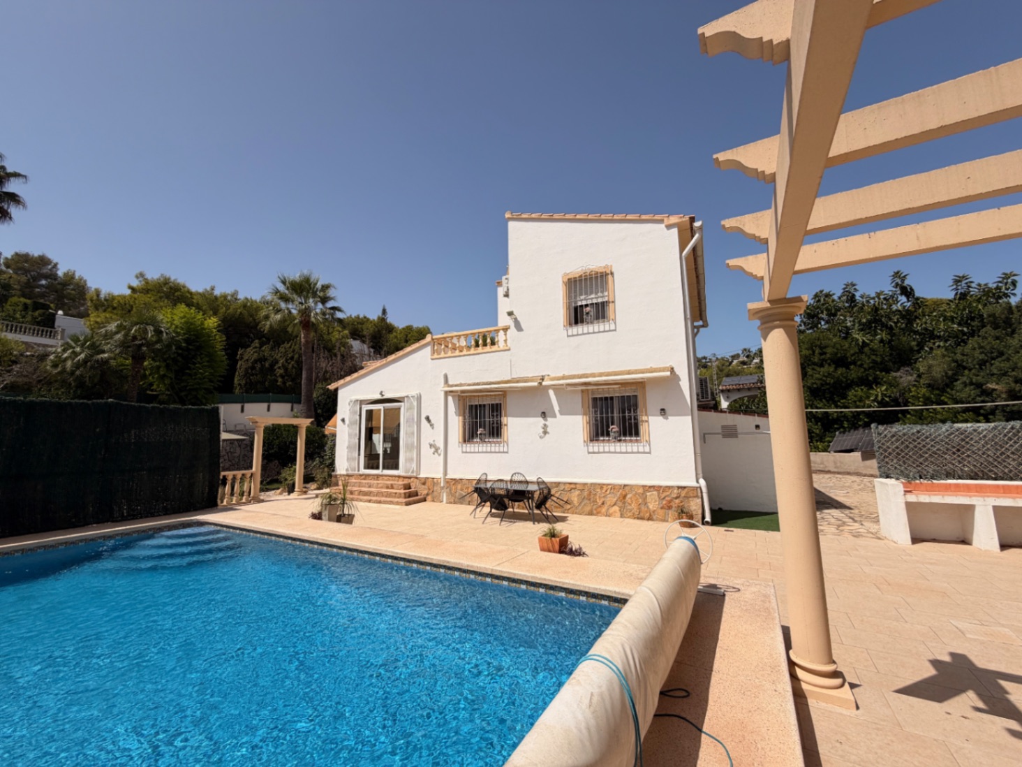 CCM10IY0TQ - Charming villa for sale on a spacious plot, just a 20-minute walk from La Fustera, Benissa
