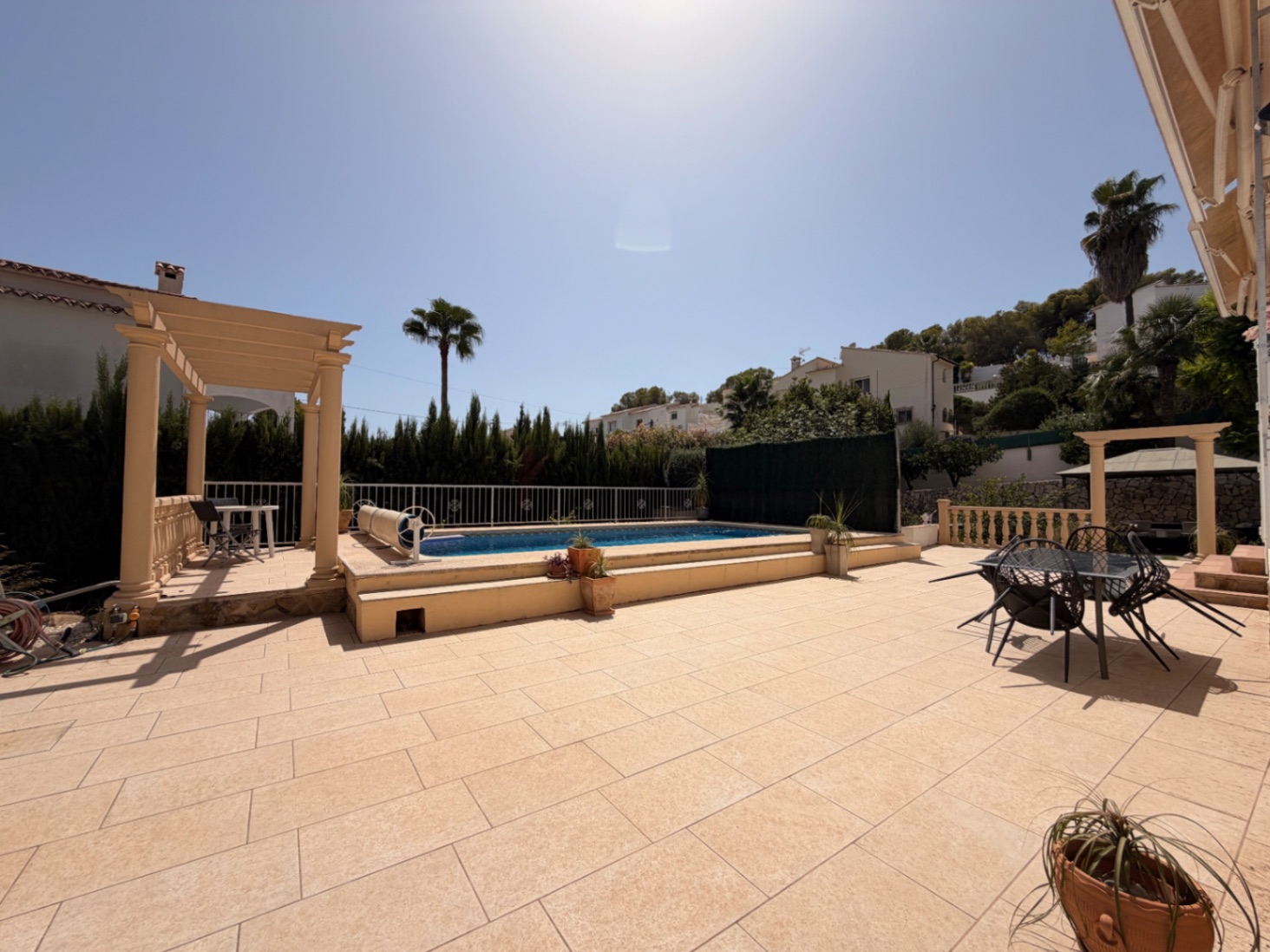 Encantadora villa en una amplia parcela en venta, a solo 20 minutos a pie de La Fustera, Benissa