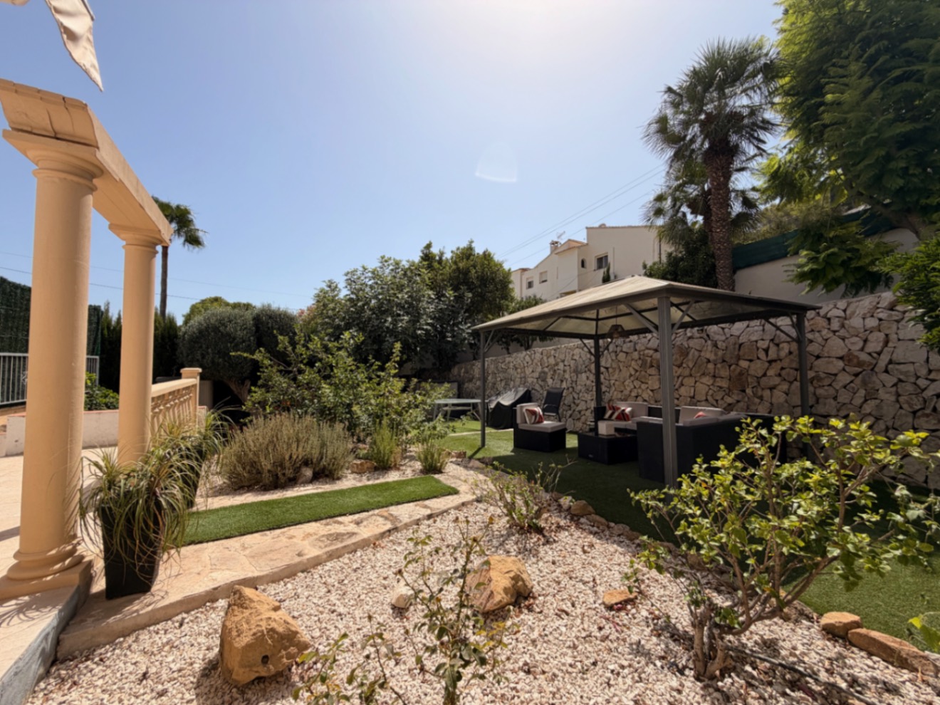Encantadora villa en una amplia parcela en venta, a solo 20 minutos a pie de La Fustera, Benissa