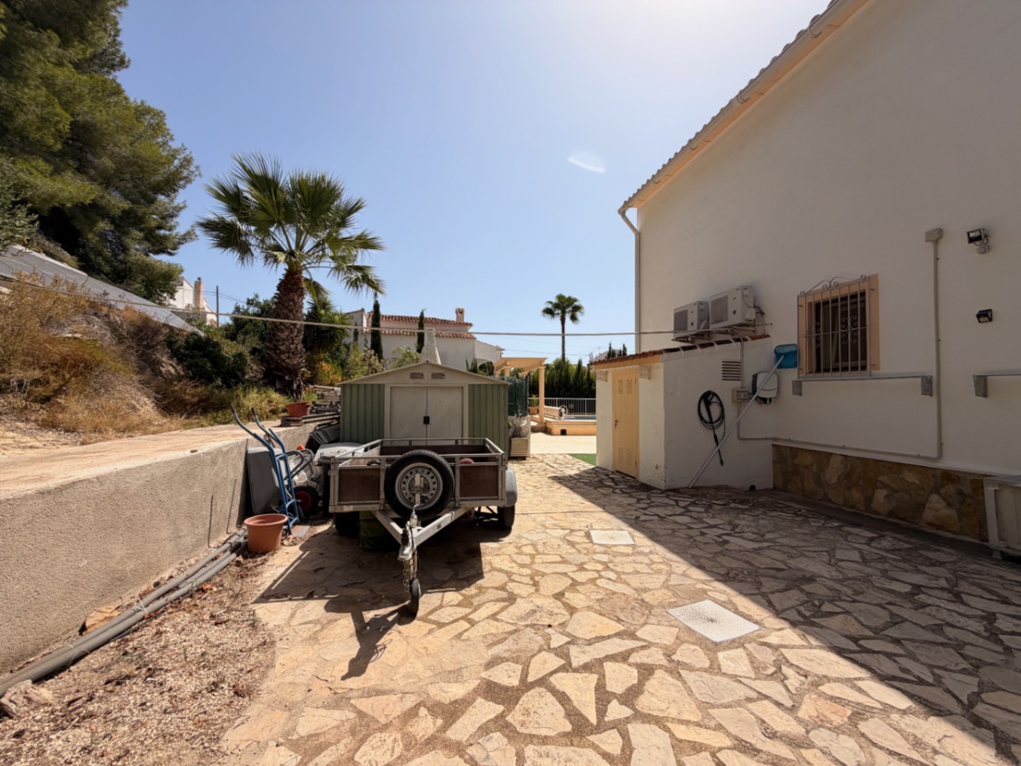 Encantadora villa en una amplia parcela en venta, a solo 20 minutos a pie de La Fustera, Benissa