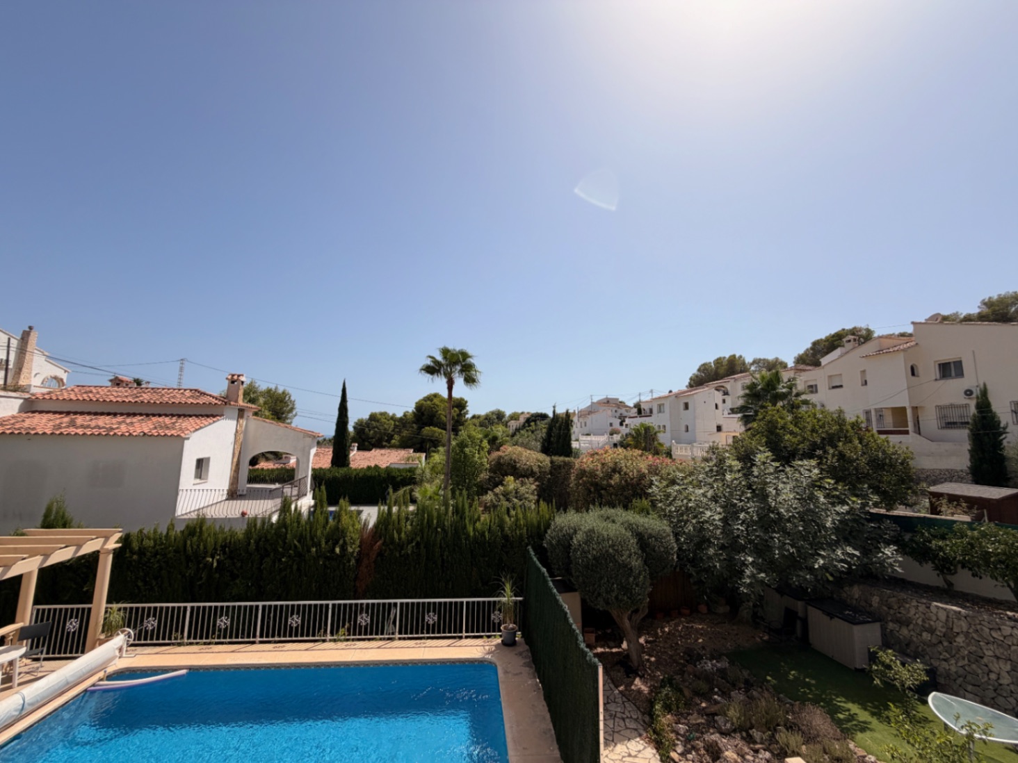 Encantadora villa en una amplia parcela en venta, a solo 20 minutos a pie de La Fustera, Benissa