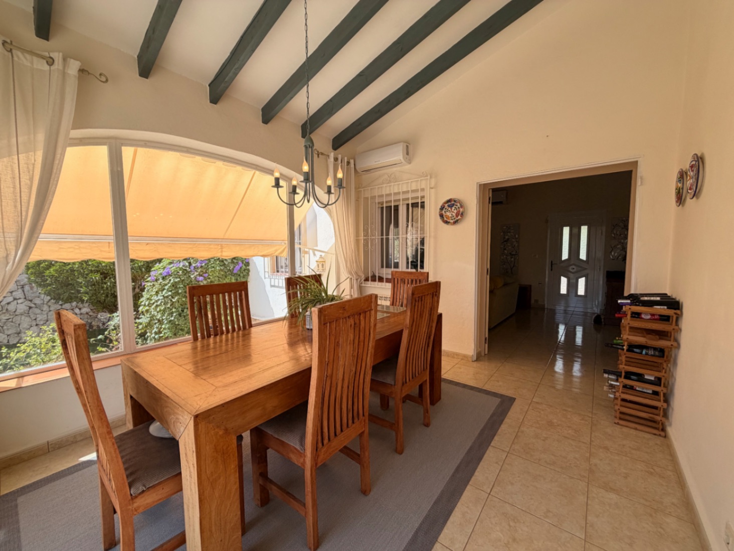 Encantadora villa en una amplia parcela en venta, a solo 20 minutos a pie de La Fustera, Benissa