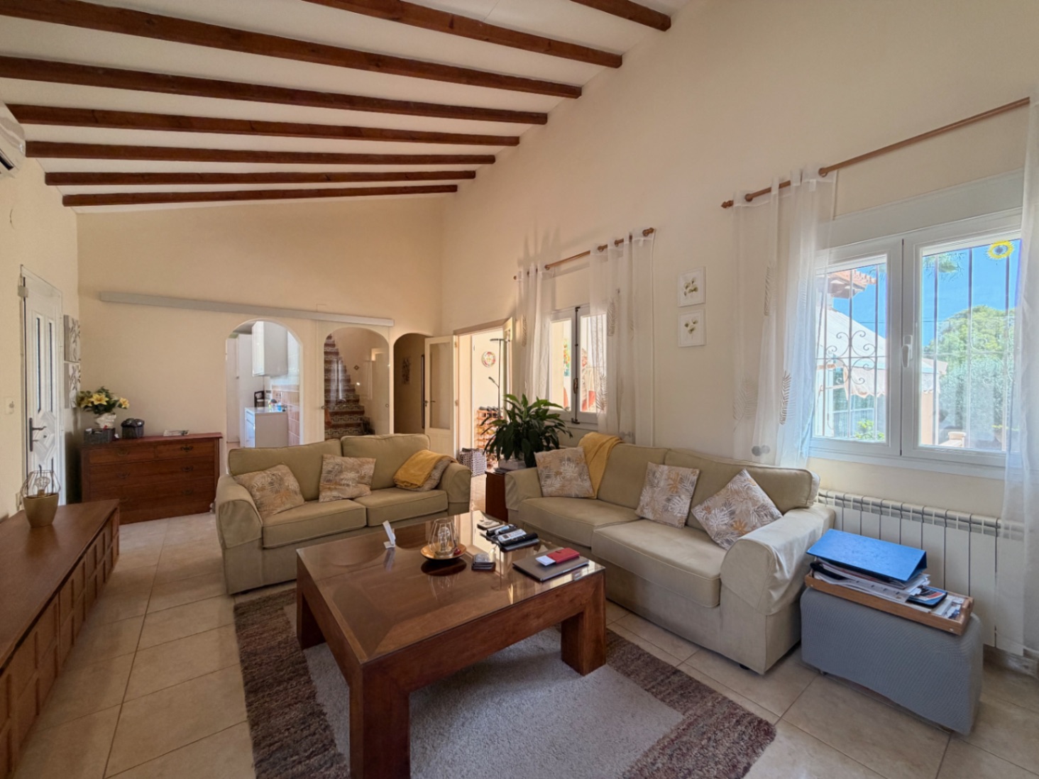 Encantadora villa en una amplia parcela en venta, a solo 20 minutos a pie de La Fustera, Benissa