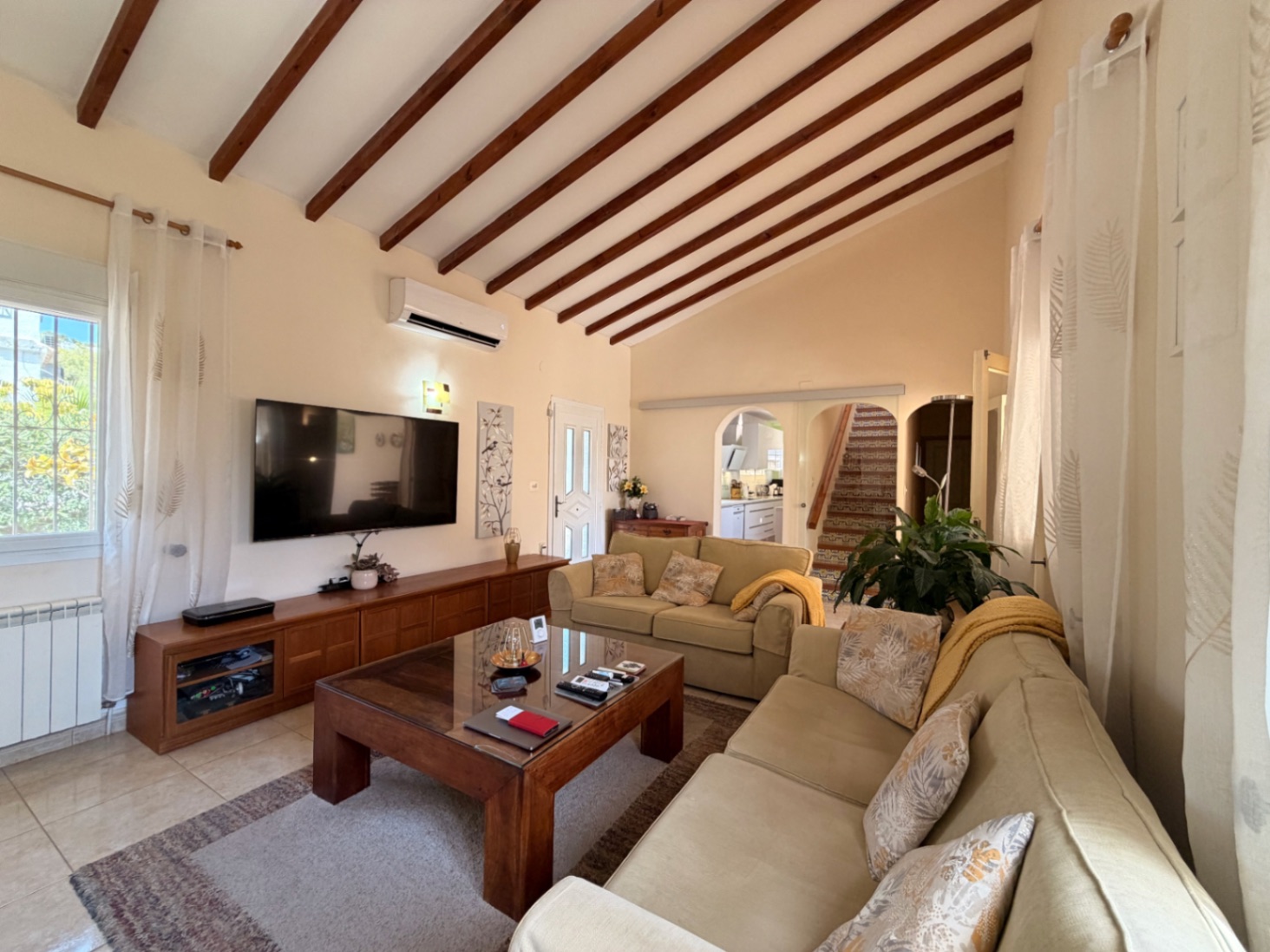 Encantadora villa en una amplia parcela en venta, a solo 20 minutos a pie de La Fustera, Benissa