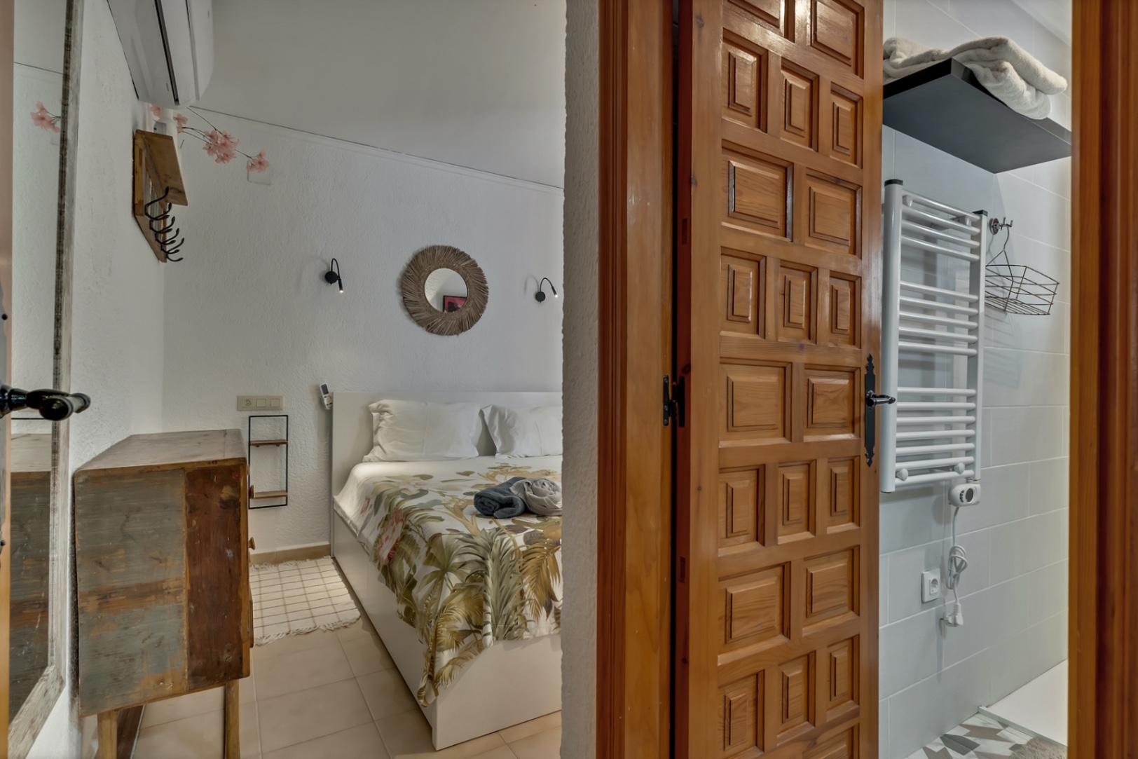 Ready-to-move-in, detached bungalow with 3 bedrooms and private outdoor space in El Pinar, Moraira
