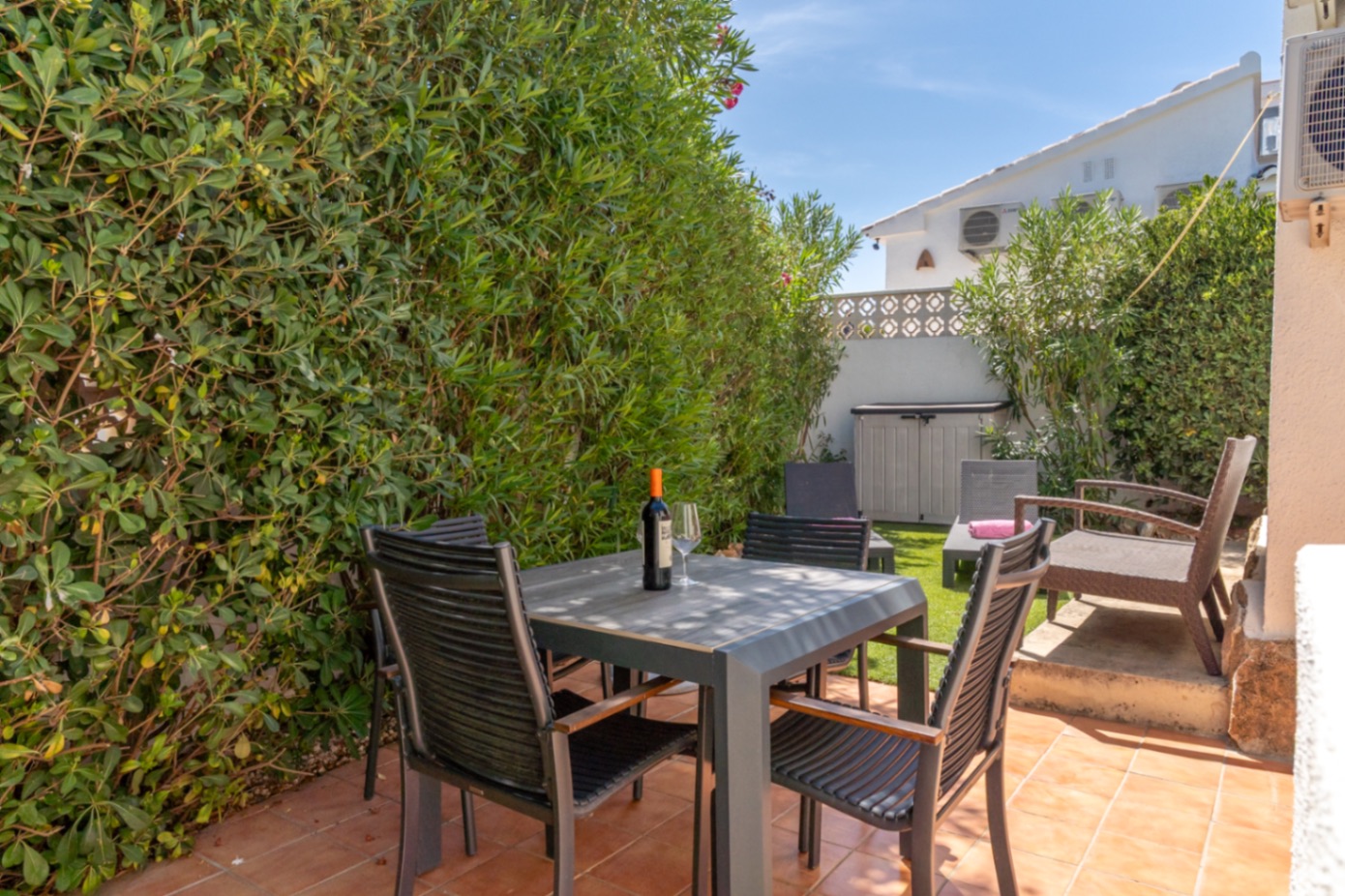 Ready-to-move-in, detached bungalow with 3 bedrooms and private outdoor space in El Pinar, Moraira