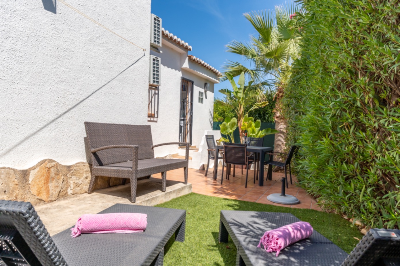 Ready-to-move-in, detached bungalow with 3 bedrooms and private outdoor space in El Pinar, Moraira