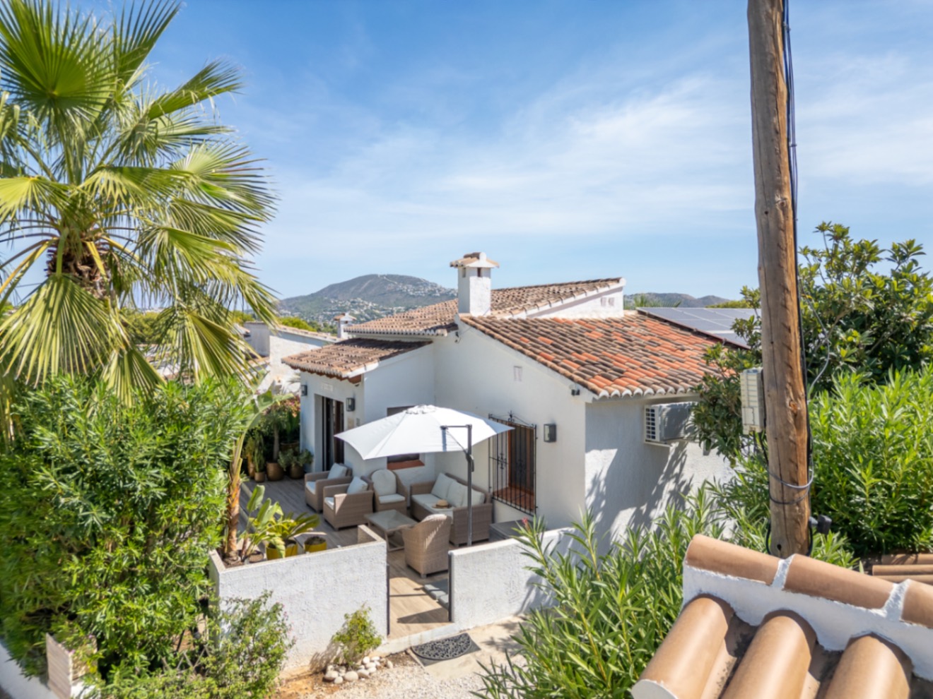 Ready-to-move-in, detached bungalow with 3 bedrooms and private outdoor space in El Pinar, Moraira
